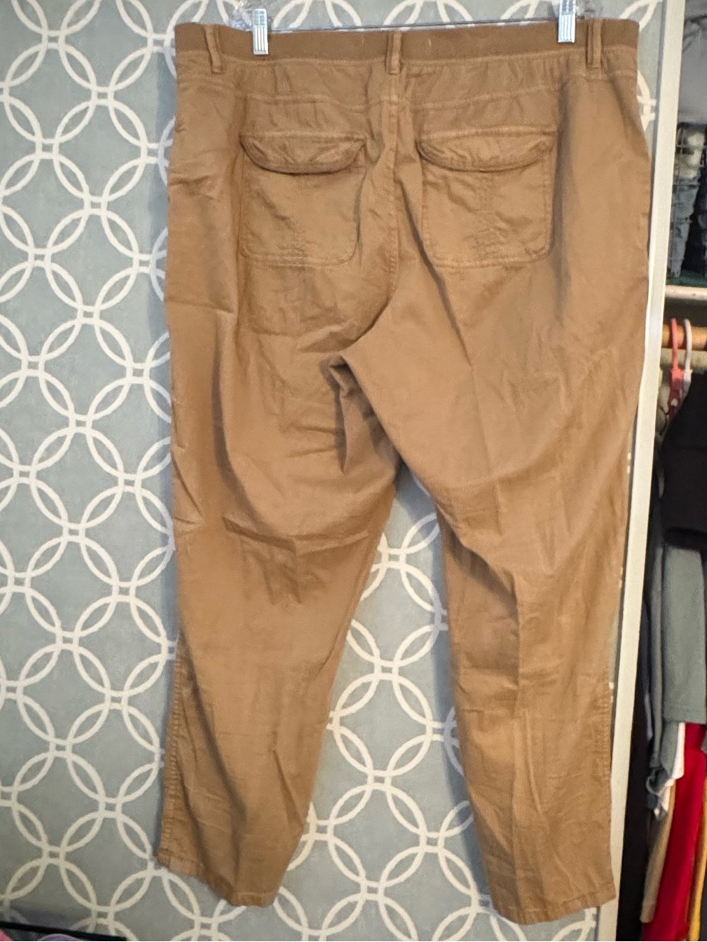 Tan pants - Picture 2 of 3